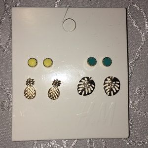 Set of earrings (1 pack of 4sets)
